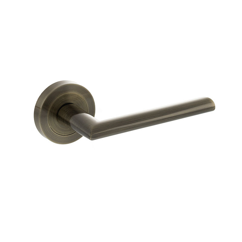 LR223 Lever Handle on round rose