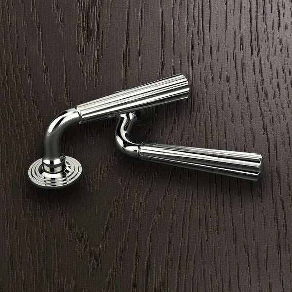 LR7028 Lever Handle on Round Rose